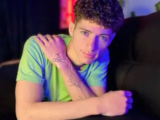 Private cunt live MattiaBoyer